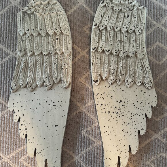 Hanging Angel Wings Decor (2 pieces with hanger) - Picture 4 of 4